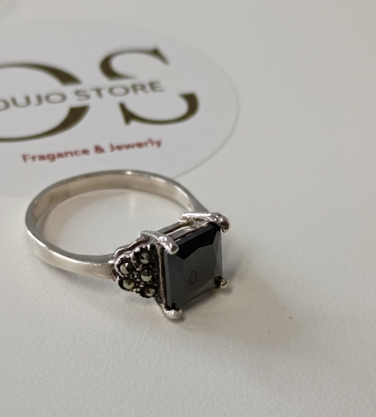 Anillo “Prisma Negro” en Plata de Ley 925