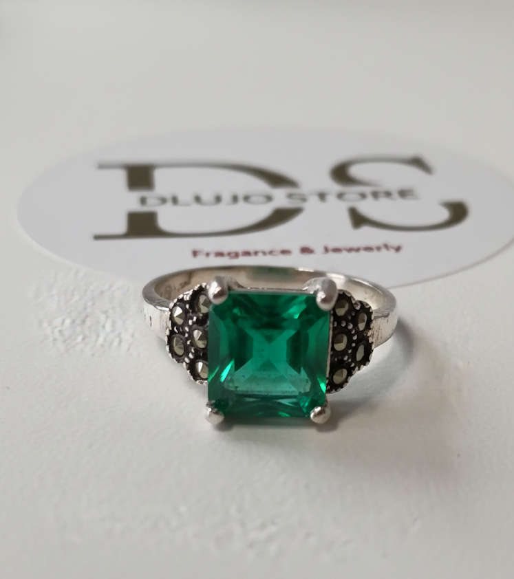 Emerald Prism Ring in 925 Sterling Silver