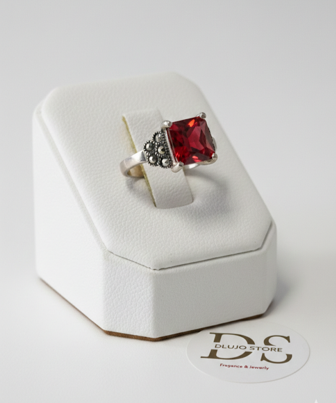Anillo “Prisma Rojo” en Plata de Ley 925