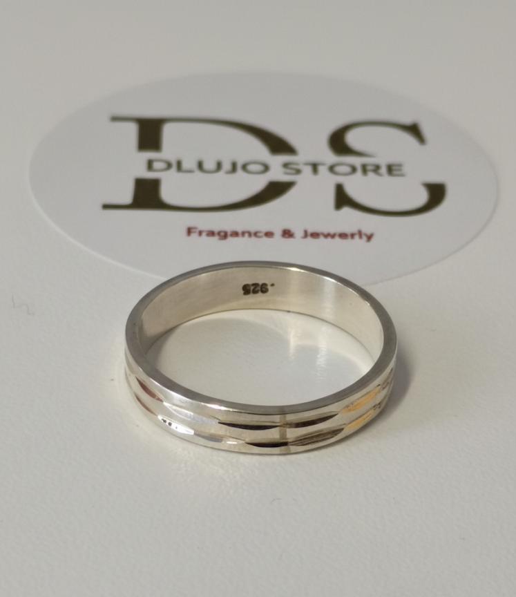 "Grooved Design" Wedding Band in 925 Sterling Silver