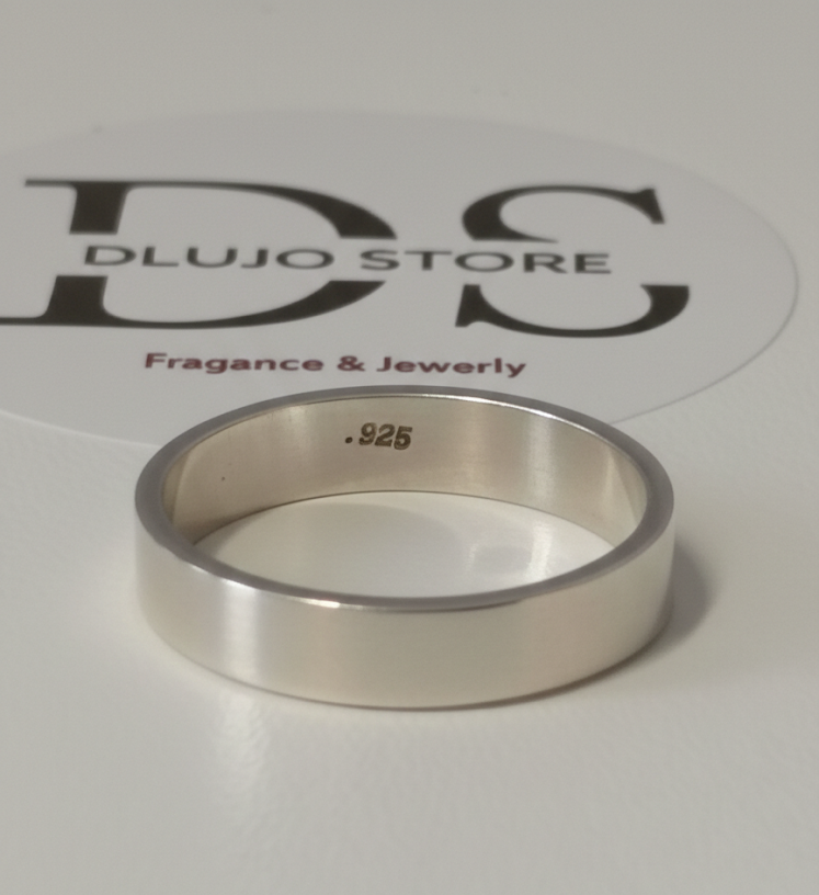 “Urban Premium” Wedding Band in 925 Sterling Silver