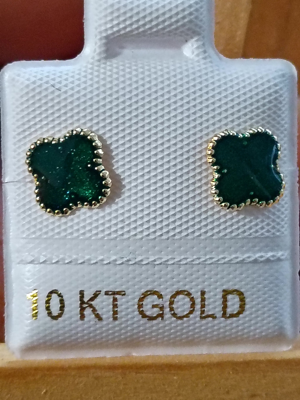 Aretes Broquel de Trébol en Oro 10K Verde Esmeralda