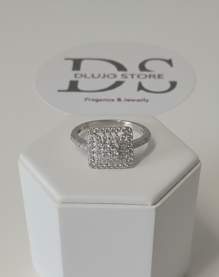 “Perfect Square” Ring in 925 Sterling Silver