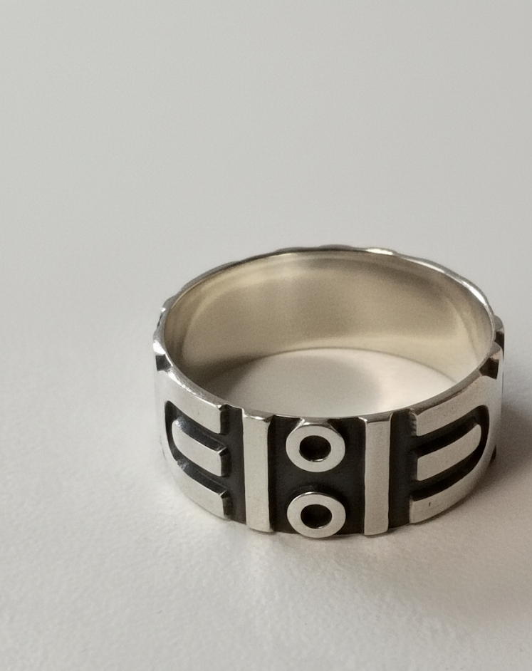 Anillo “Urban Prism” en Plata de Ley 925