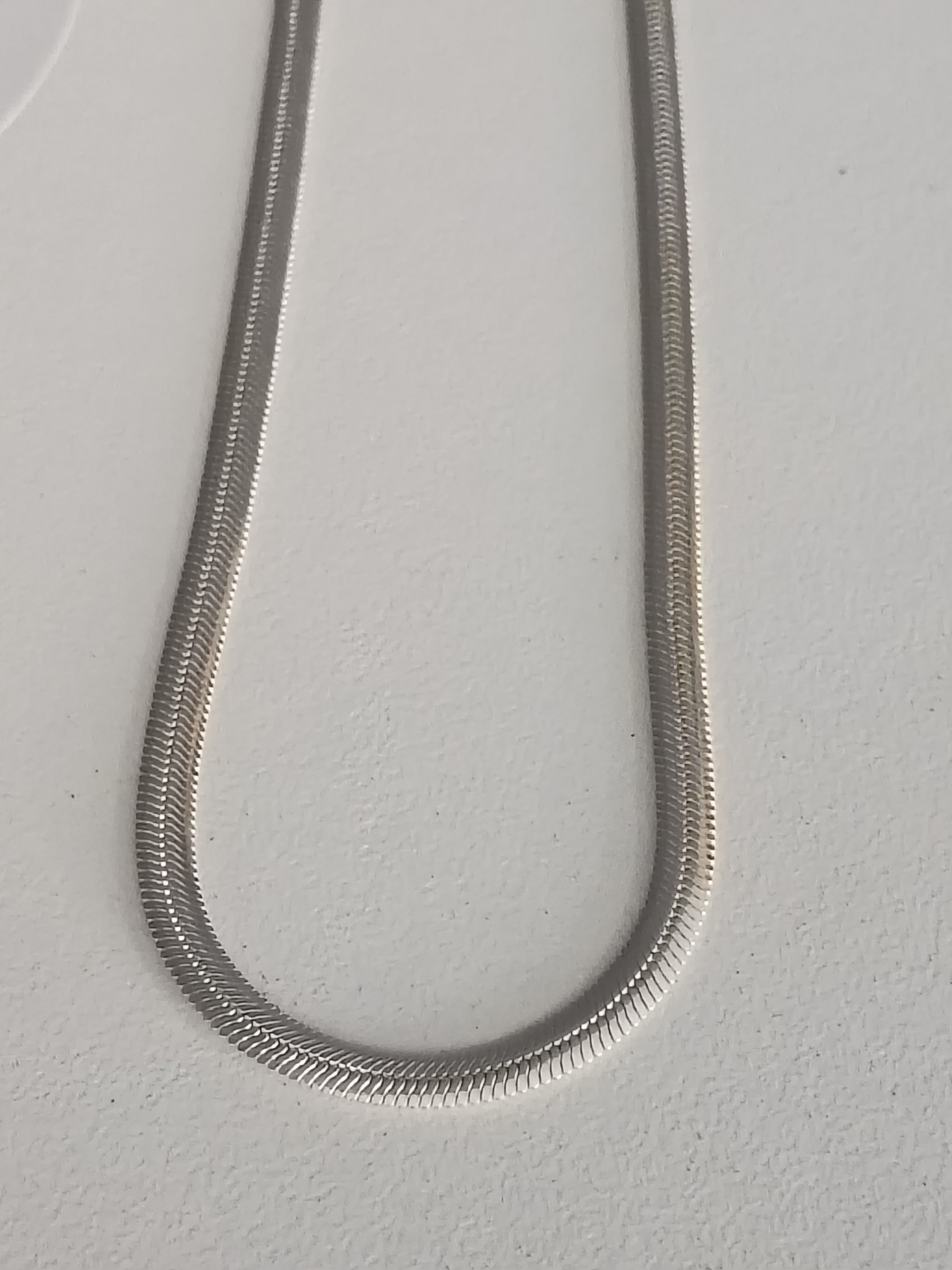 Cadena Plana Estilo Serpiente en Plata 925