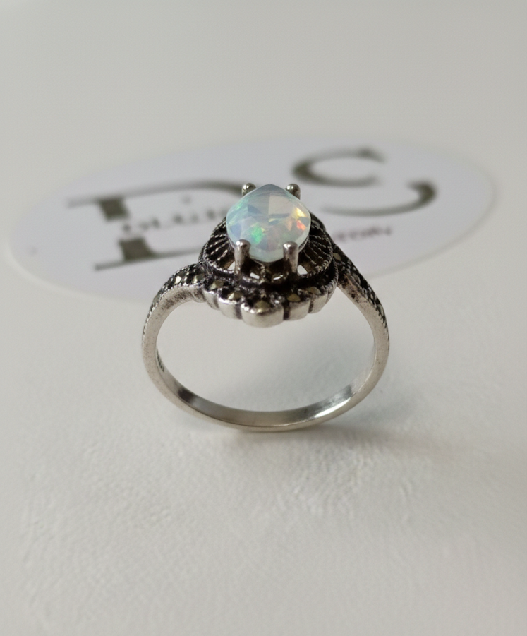 Anillo “Victoria Opal” en Plata de Ley 925