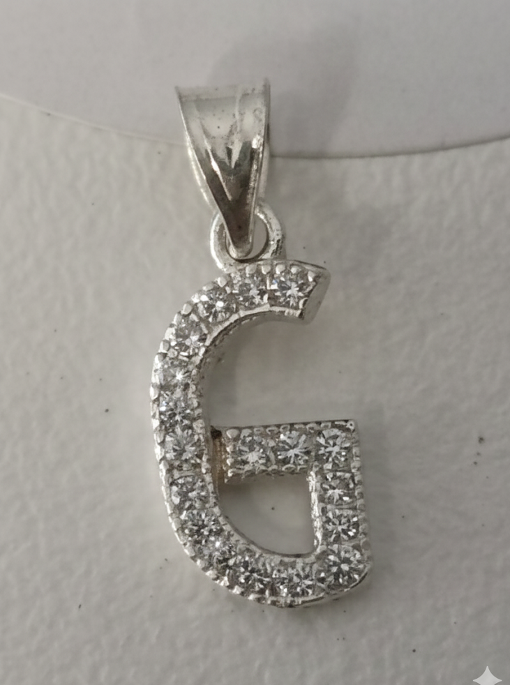 Dije Inicial Letra “G” en Plata de Ley 925