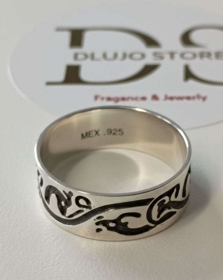 Anillo “Trazo Eterno” en Plata de Ley 925