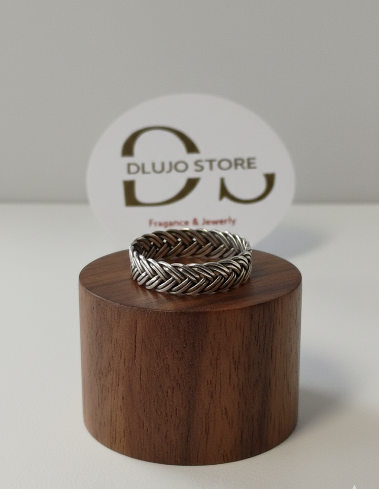 “Intertwined Infinity” Ring in 925 Sterling Silver