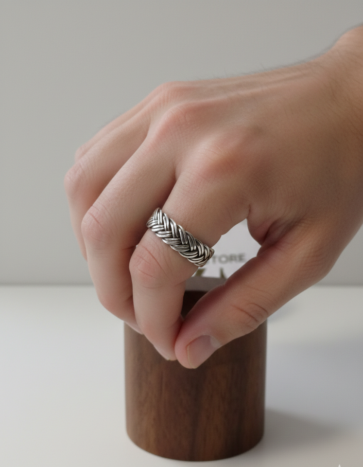 “Intertwined Infinity” Ring in 925 Sterling Silver