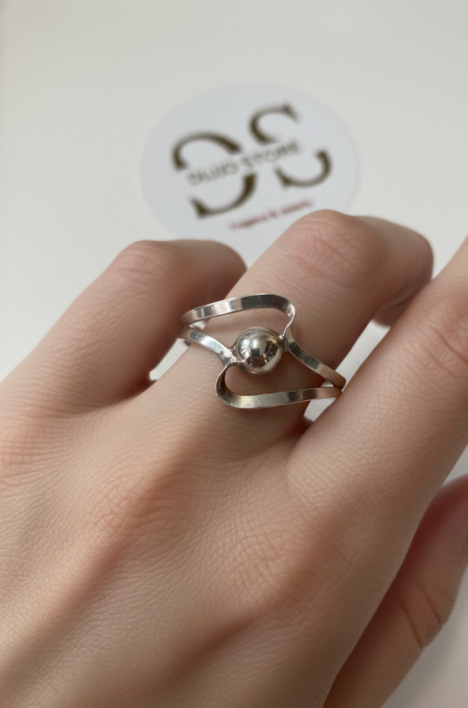 “Orbit” ring in 925 Sterling Silver