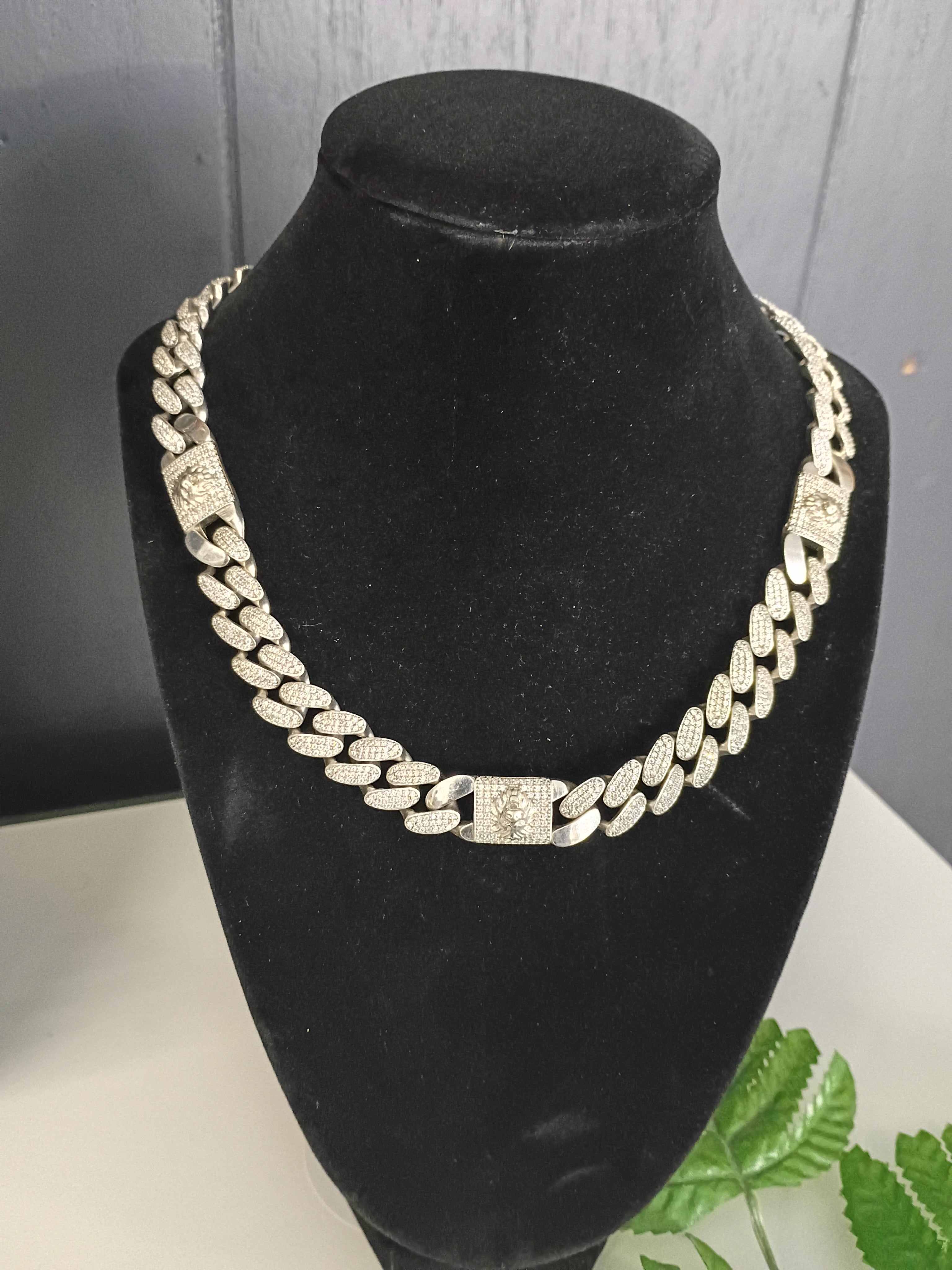 Cadena Cubana con Detalles Estilo Gucci en Plata 925