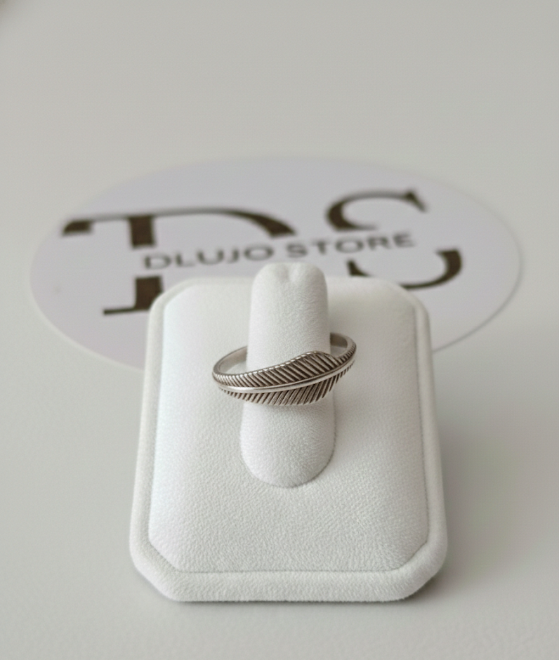 “Silver Feather” Ring in 925 Sterling Silver