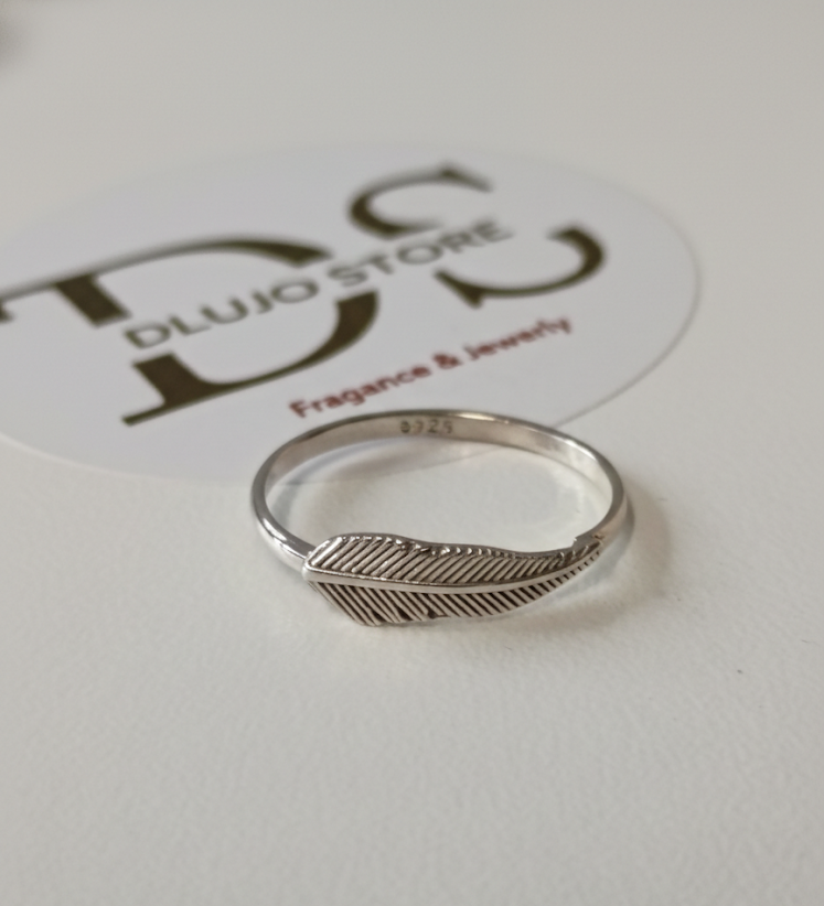 “Silver Feather” Ring in 925 Sterling Silver