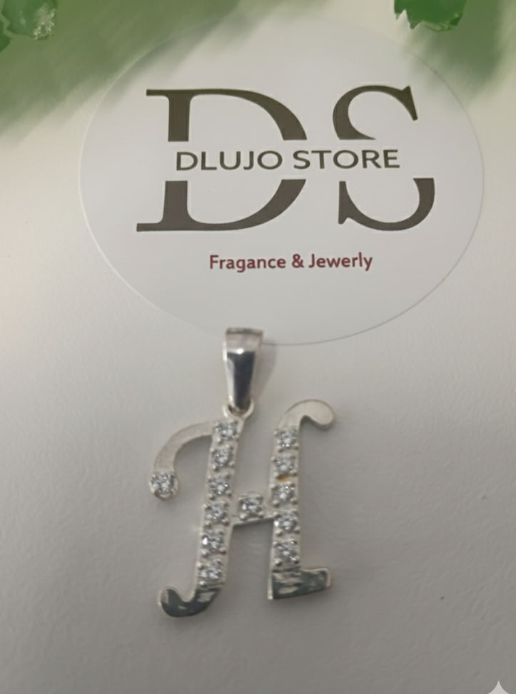 Dije Inicial Letra “H” en Plata de Ley 925 con Circonias