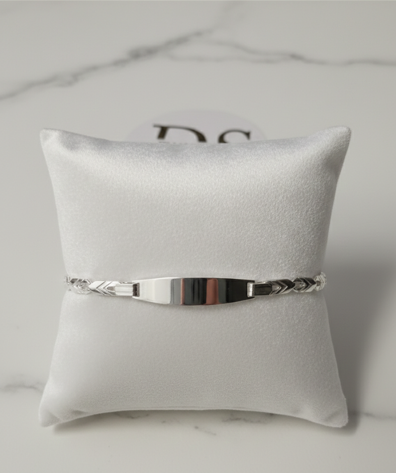 “Modern Arrow” Identity Bracelet in 925 Sterling Silver