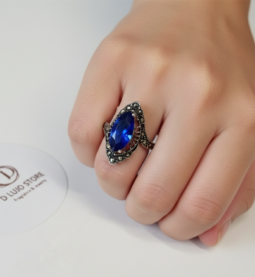 Anillo “Victoria Azul” en Plata de Ley 925