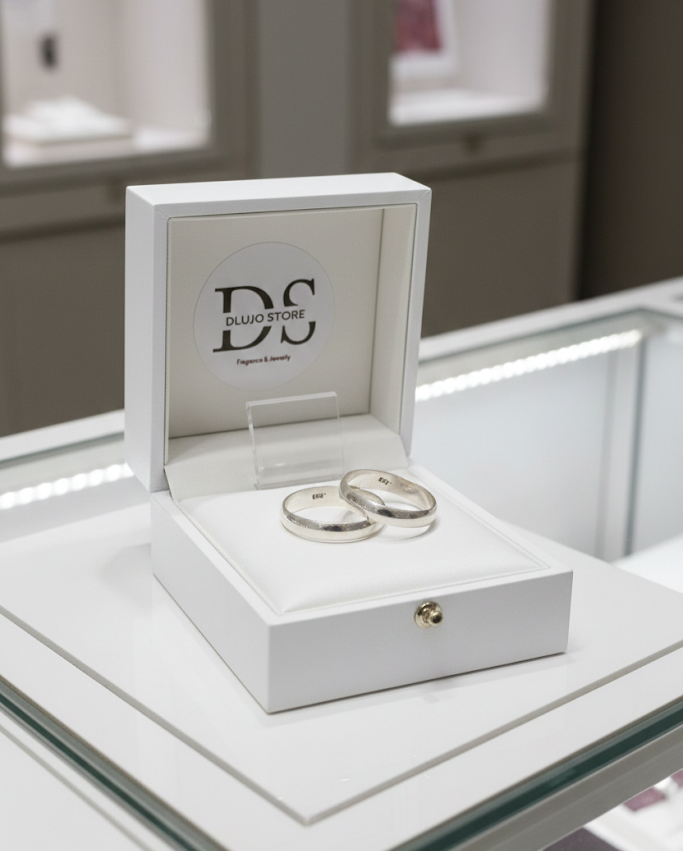 Classic Wedding Band in 925 Sterling Silver