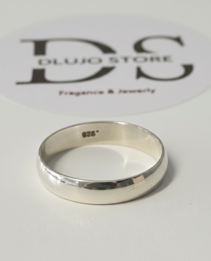 Classic Wedding Band in 925 Sterling Silver