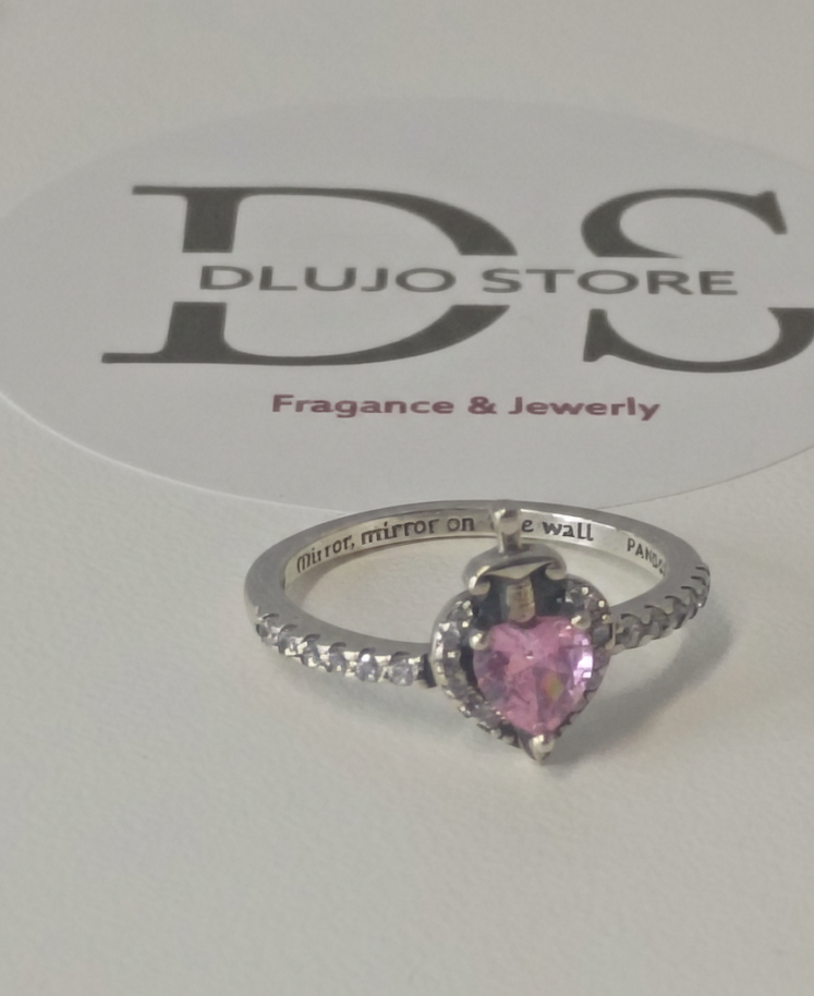 “Queen’s Heart” Ring in Sterling Silver S925