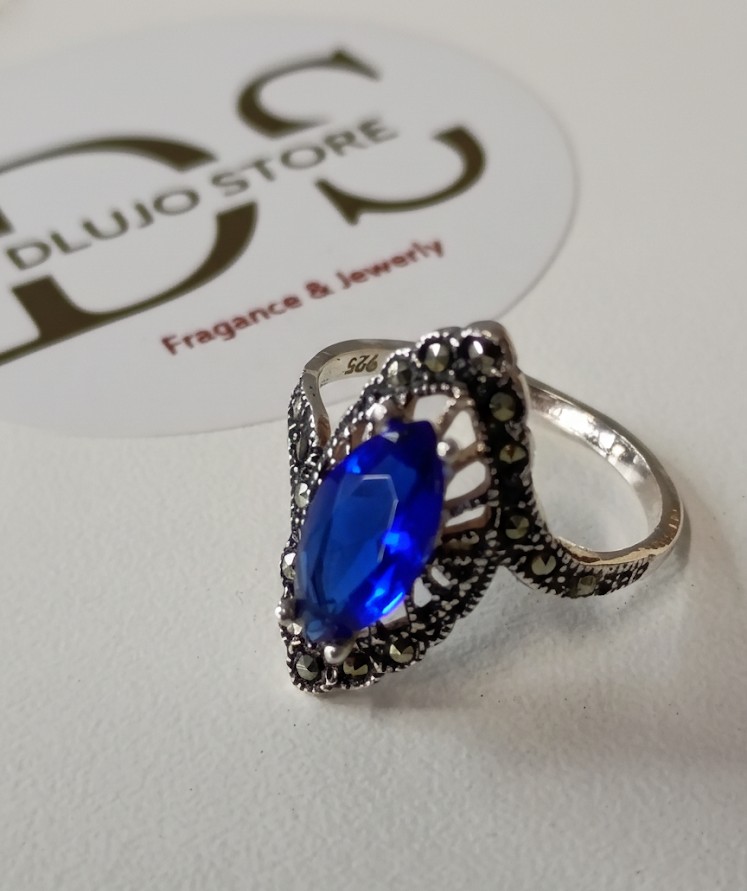 Anillo “Victoria Azul” en Plata de Ley 925