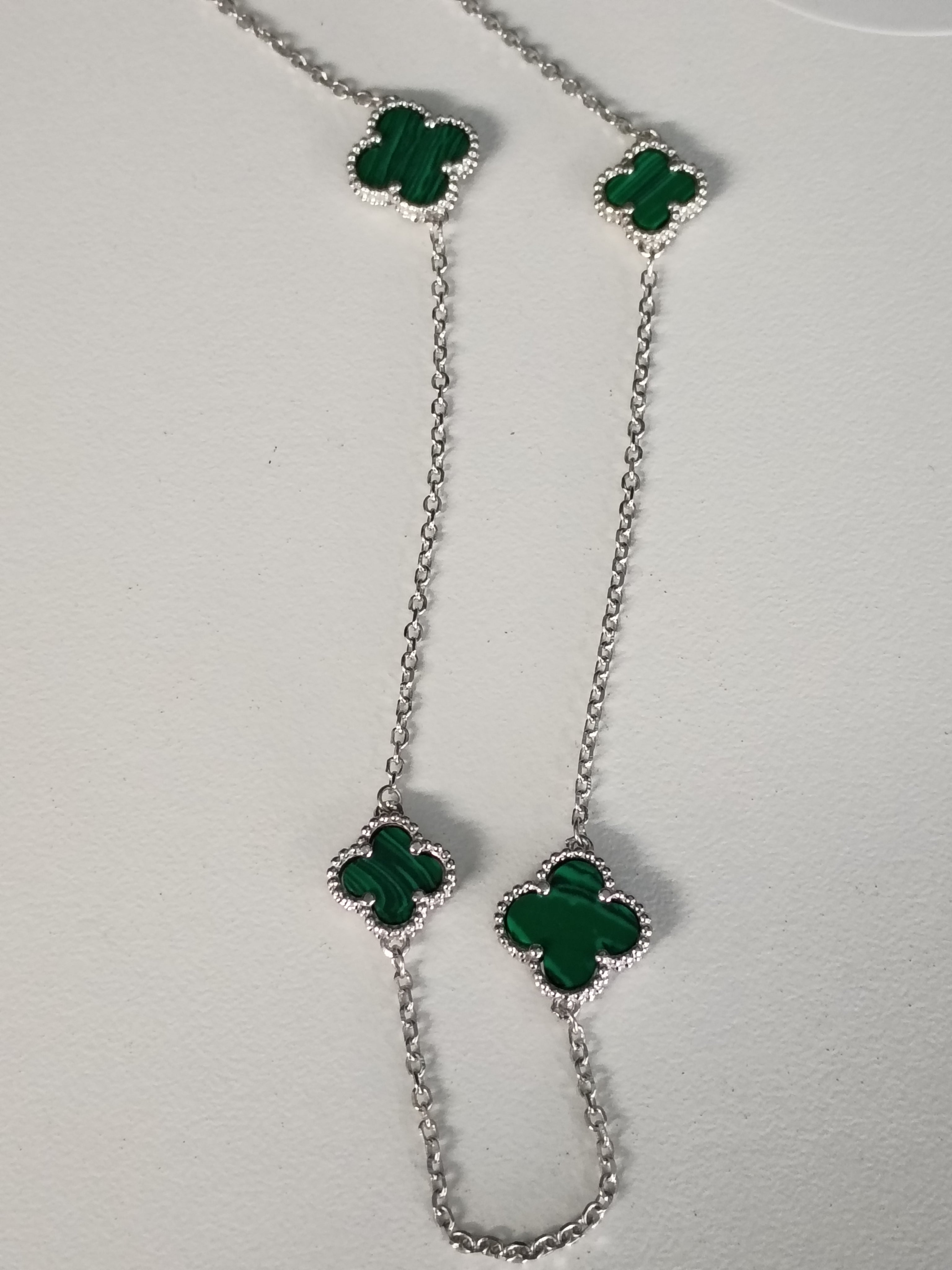 Collar de Tréboles en Plata 925 con Malaquita Sintética