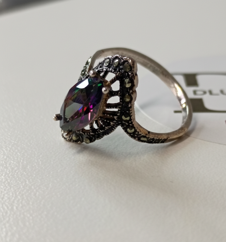 Anillo “Victoria Multicolor” en Plata de Ley 925