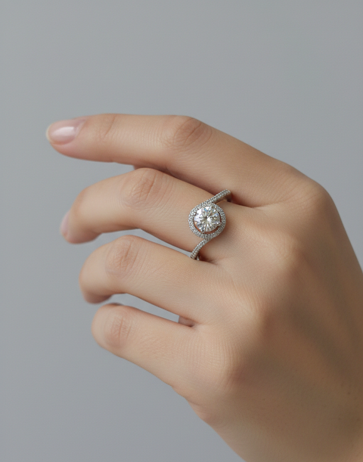 Anillo “Giro Eterno” en Plata de Ley S925