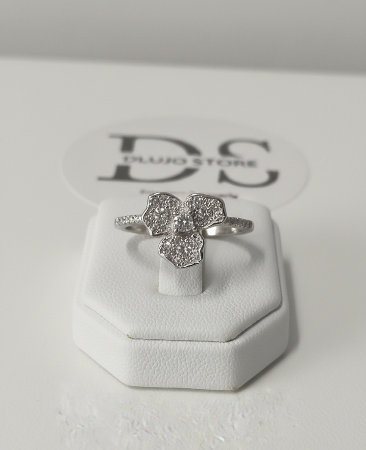 Anillo “Flor de Cristal” en Plata de Ley 925
