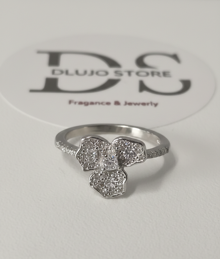 Anillo “Flor de Cristal” en Plata de Ley 925