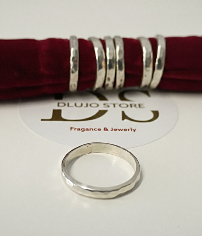 Anillo Acabado Martillado en Plata de Ley 925