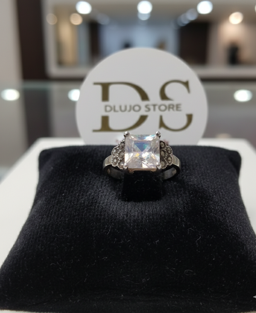“Opal Prism” Ring in 925 Sterling Silver