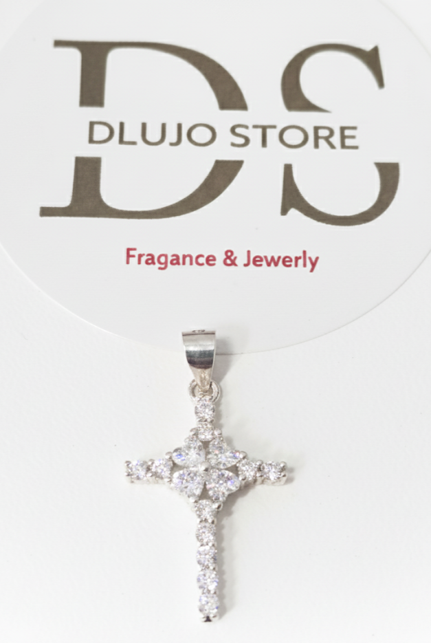 Dije de Cruz “Elegancia Espiritual” en Plata de Ley 925