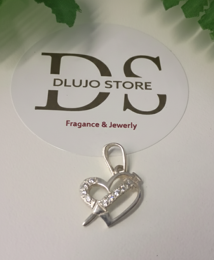 Dije de Corazón Flechado en Plata de Ley 925