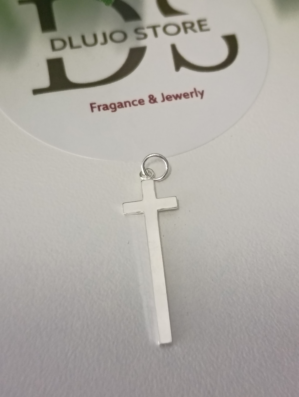 Dije de Cruz Minimalista en Plata de Ley 925