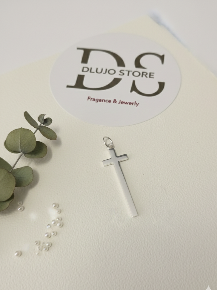 Dije de Cruz Minimalista en Plata de Ley 925
