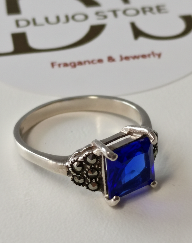 Anillo “Prisma Azul” en Plata de Ley 925