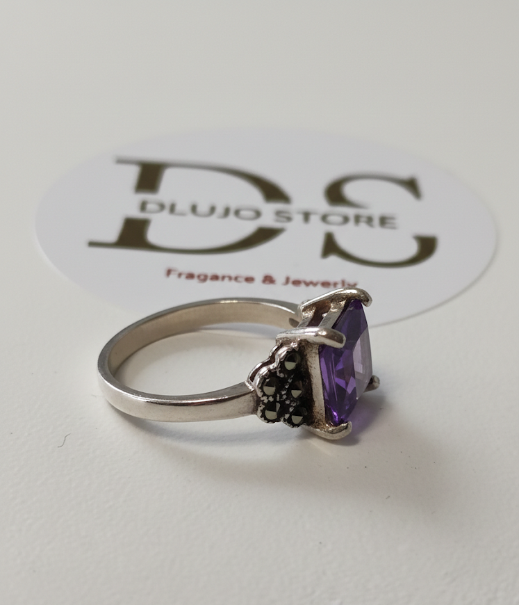 “Amethyst Prism” Ring in 925 Sterling Silver