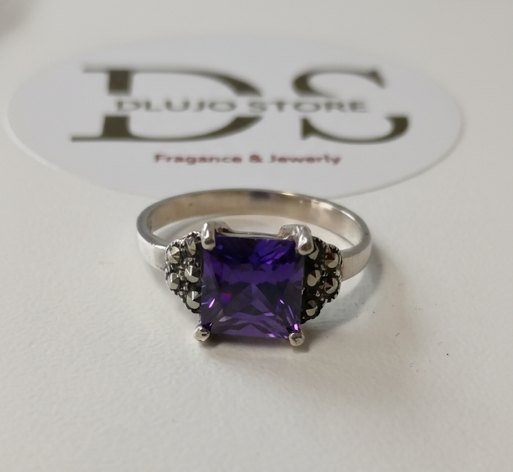 “Amethyst Prism” Ring in 925 Sterling Silver