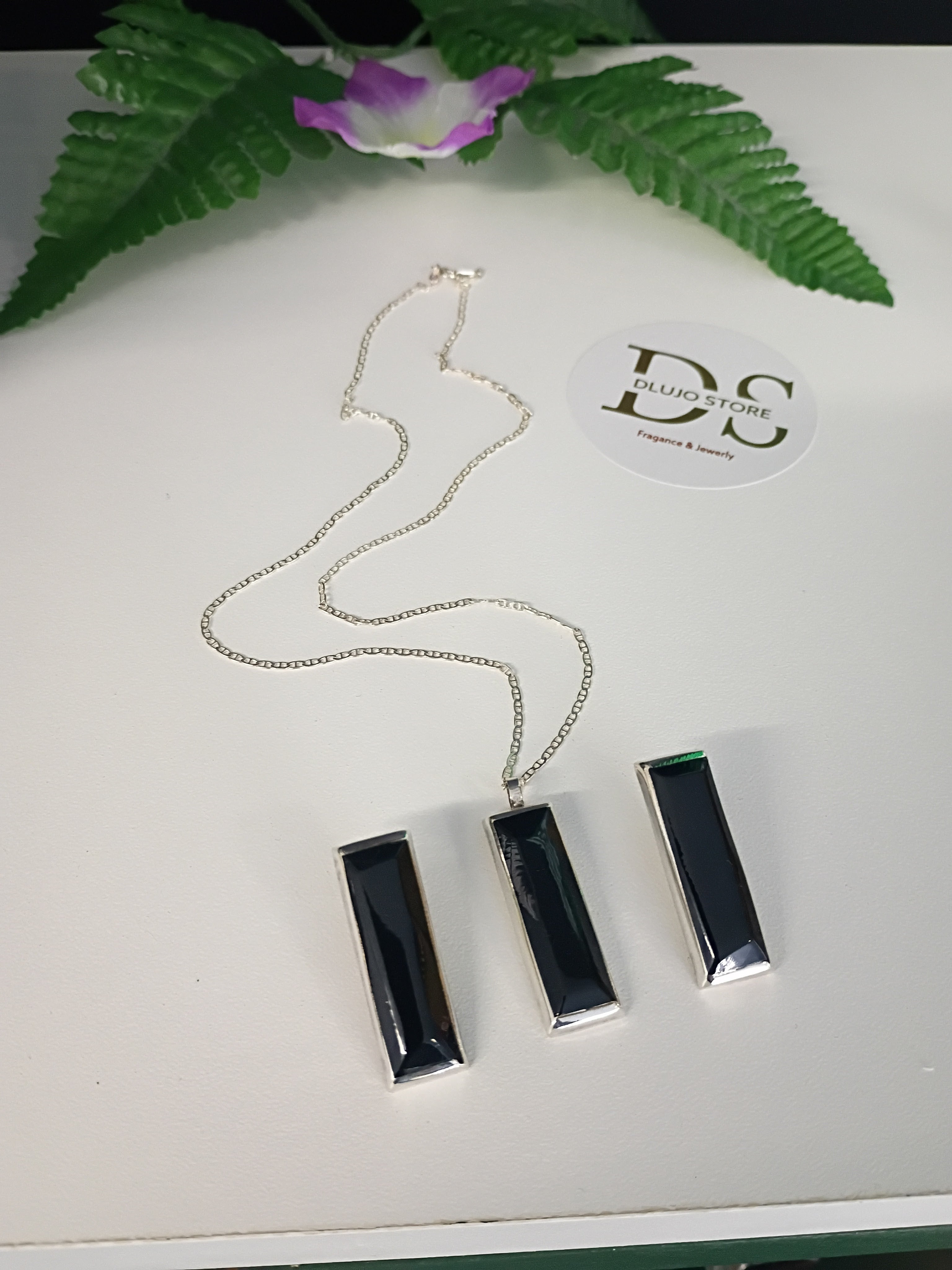 Set Minimalista Rectangular en Color Negro y Plata 925