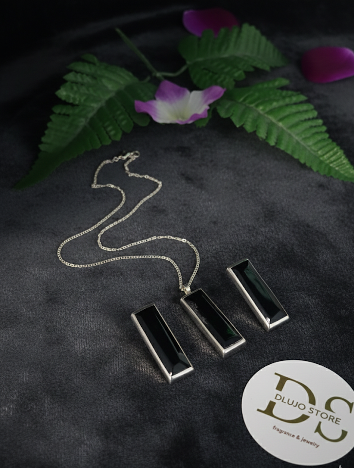 Set Minimalista Rectangular en Color Negro y Plata 925