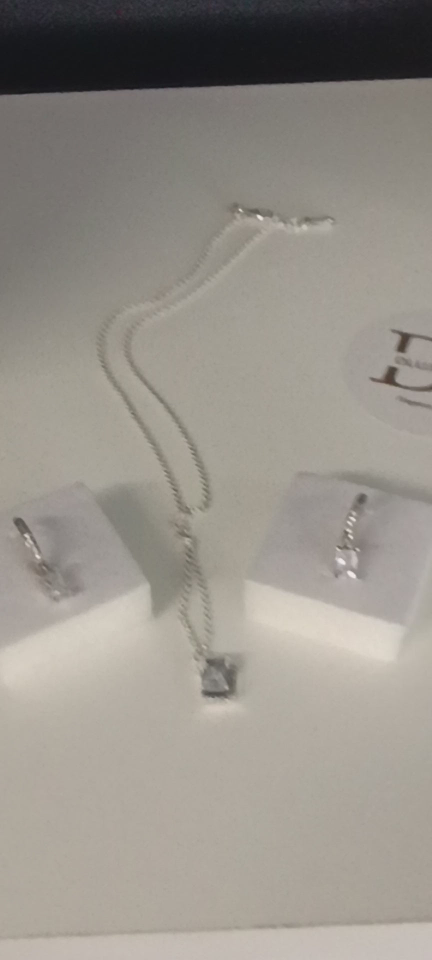 Set de Collar y Aretes de Plata 925 con Corte Princesa