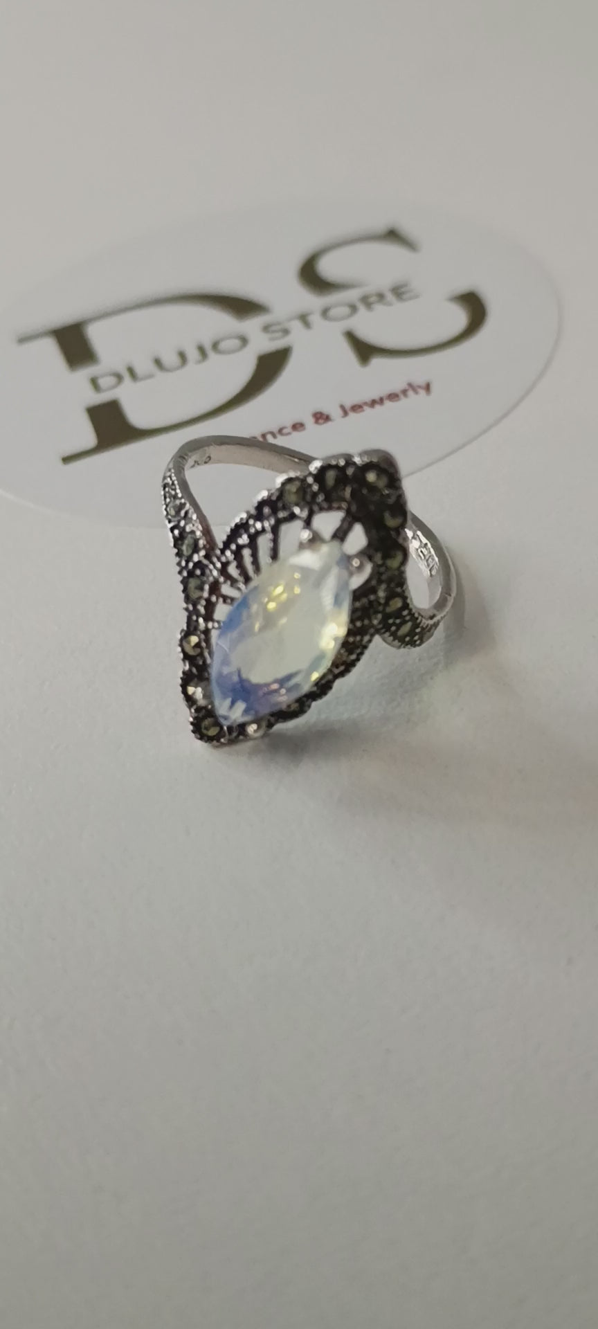 Anillo “Victoria Opal” en Plata de Ley 925