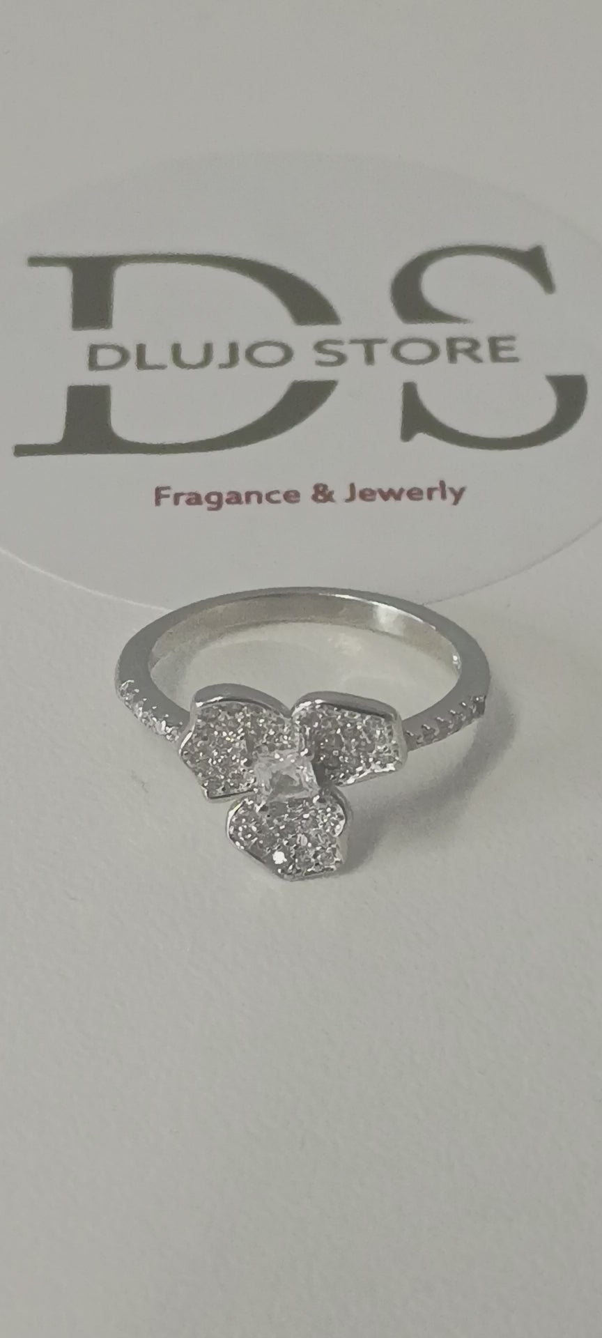 Anillo “Flor de Cristal” en Plata de Ley 925