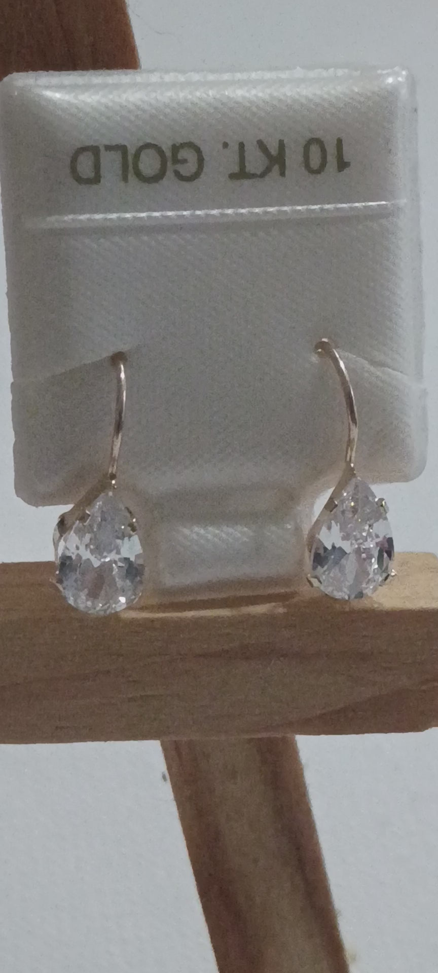 Aretes Colgantes Lágrima en Oro 10K