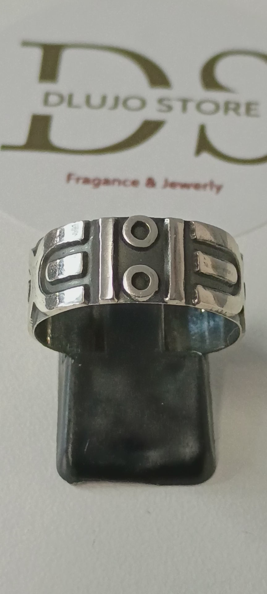 Anillo “Urban Prism” en Plata de Ley 925