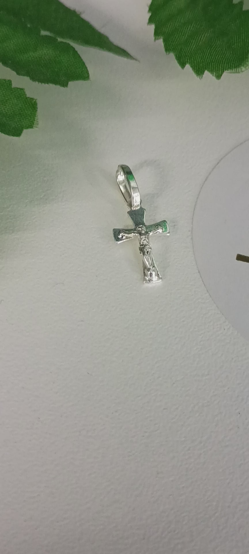 Dije de Crucifijo Clásico “Fe y Elegancia” en Plata 925