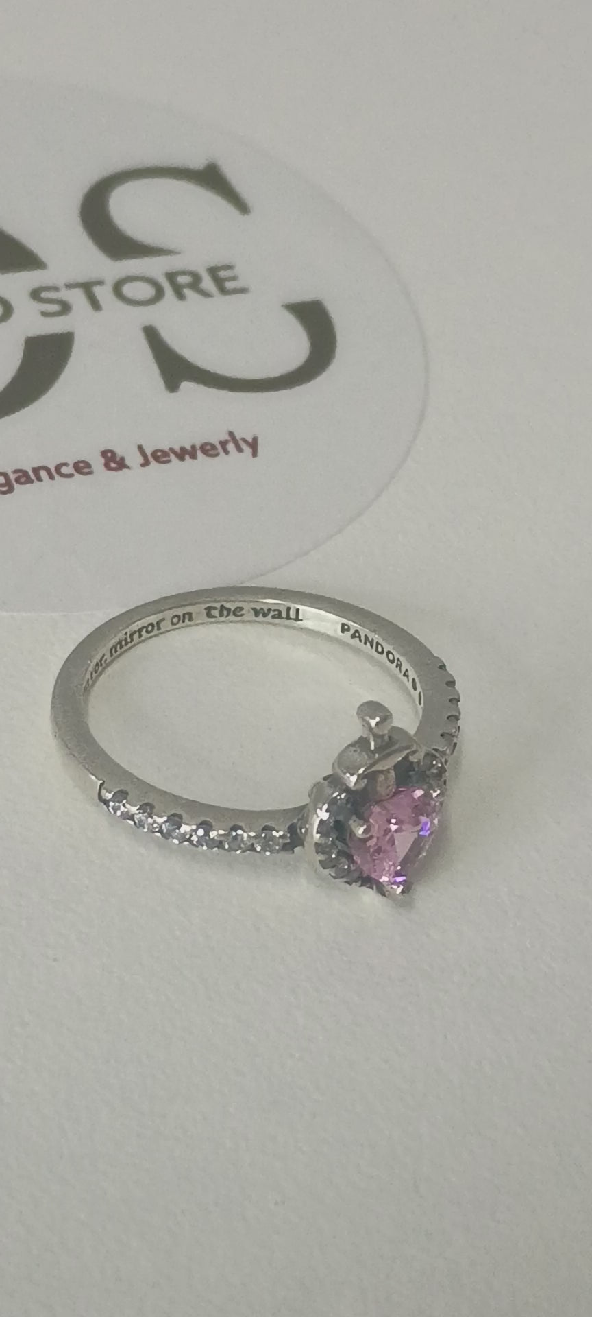 “Queen’s Heart” Ring in Sterling Silver S925