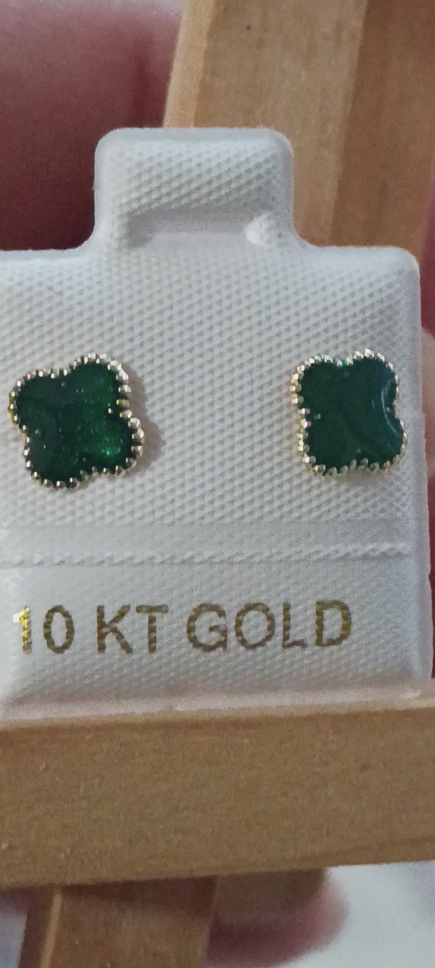 Aretes Broquel de Trébol en Oro 10K Verde Esmeralda