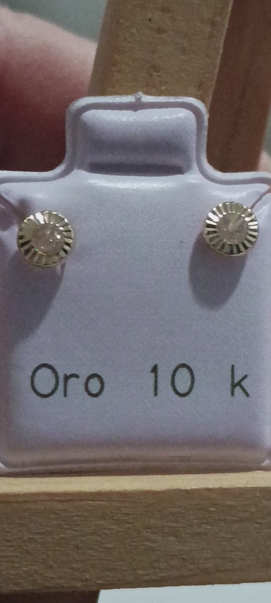 Aretes de Broquel Redondos Clásicos en Oro 10K